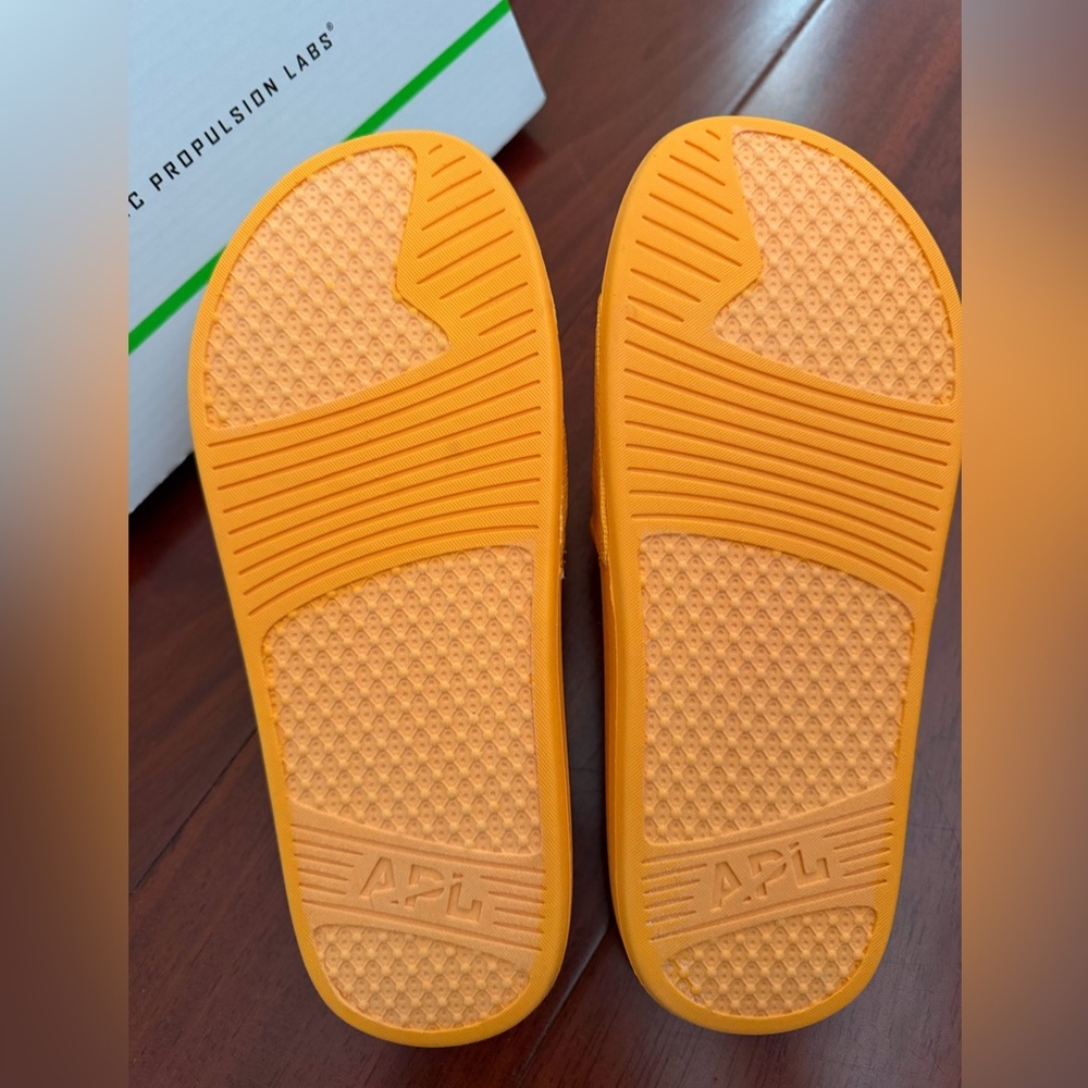New In Box APL Mango Women's Slides Sandals Size 7 Women’s - Picture 4 of 5